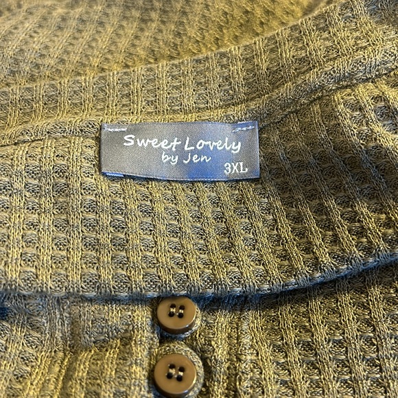 Sweet Lovely by Jen Olive Green Ruffle Top Size 3XL - Picture 7 of 9
